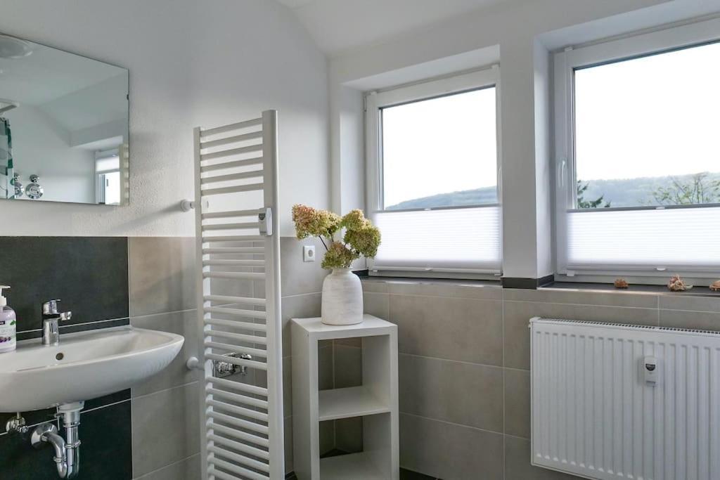 Wunderschoene Ferienwohnung Mit Balkon In Aue Aue  Exterior foto