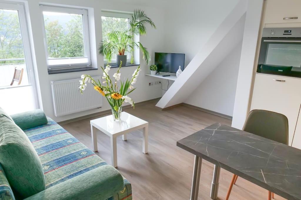 Wunderschoene Ferienwohnung Mit Balkon In Aue Aue  Exterior foto